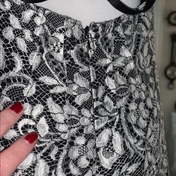 La Perla Elegant Black And White Floral Lace Chemise Style Dress Preloved - Picture 10 of 14